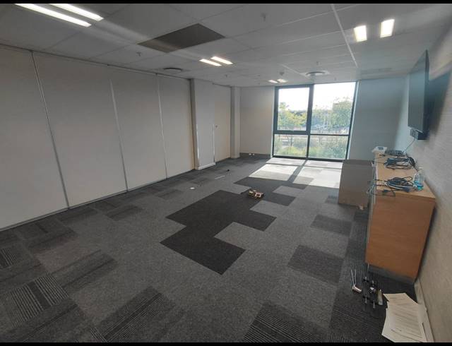 334M² OFFICE TO LET IN VORNA VALLEY